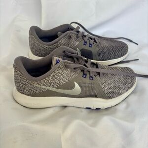 Nike Flex TR 8 Gray & Purple Women’s Size 6.5 Training CrossFit Sneakers